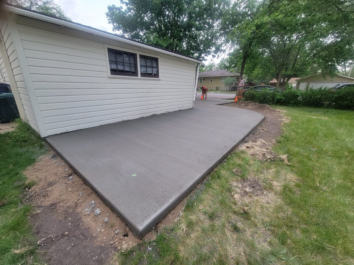 Concrete apron