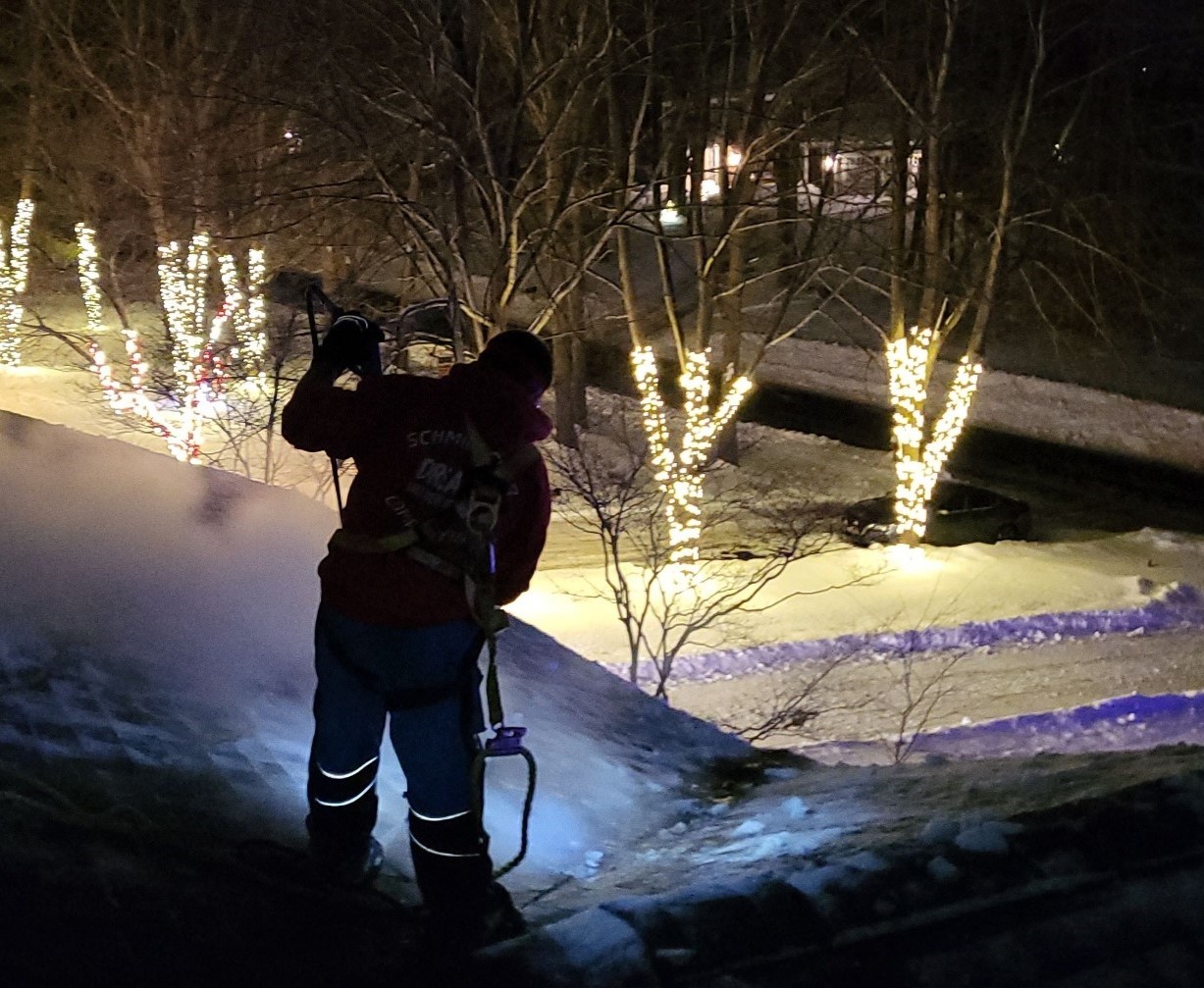 Grand Forks Same Day Ice Dam Removal